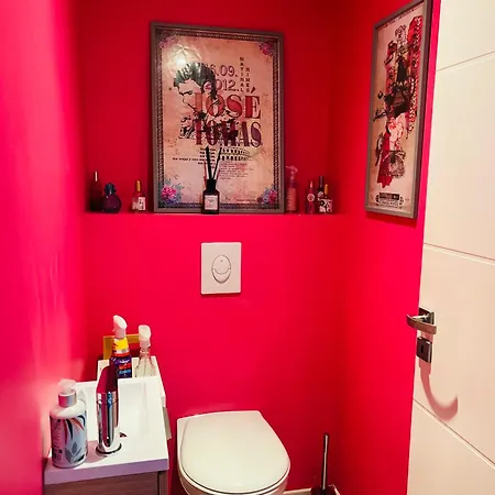 La Perla Guest house