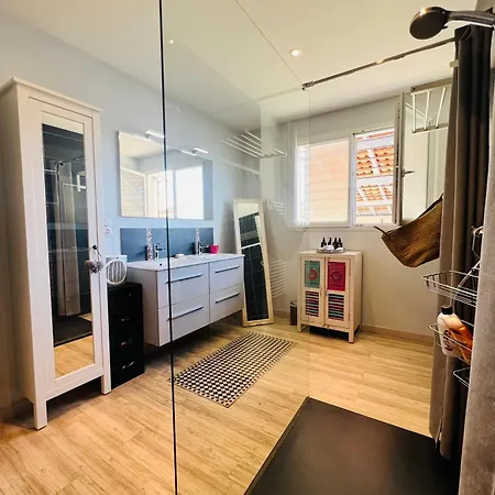 La Perla Guest house