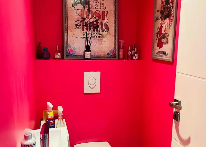 La Perla Guest house